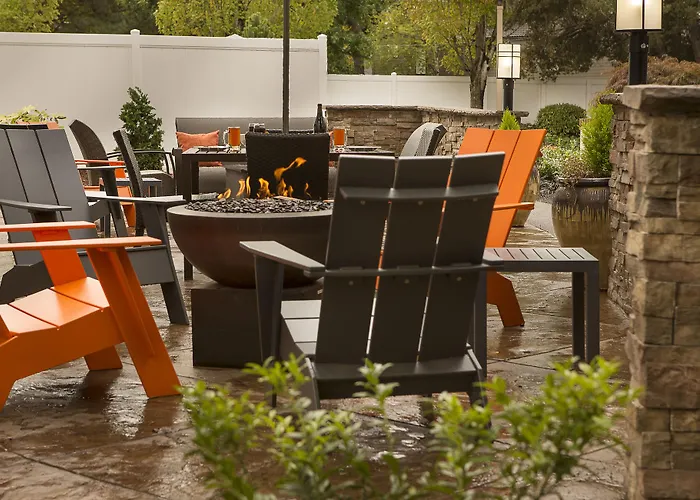 Top Lake Oswego Hotels