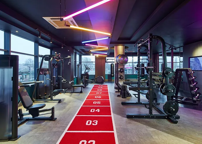 Top Hotels in the Heart of Vibrant Glasgow